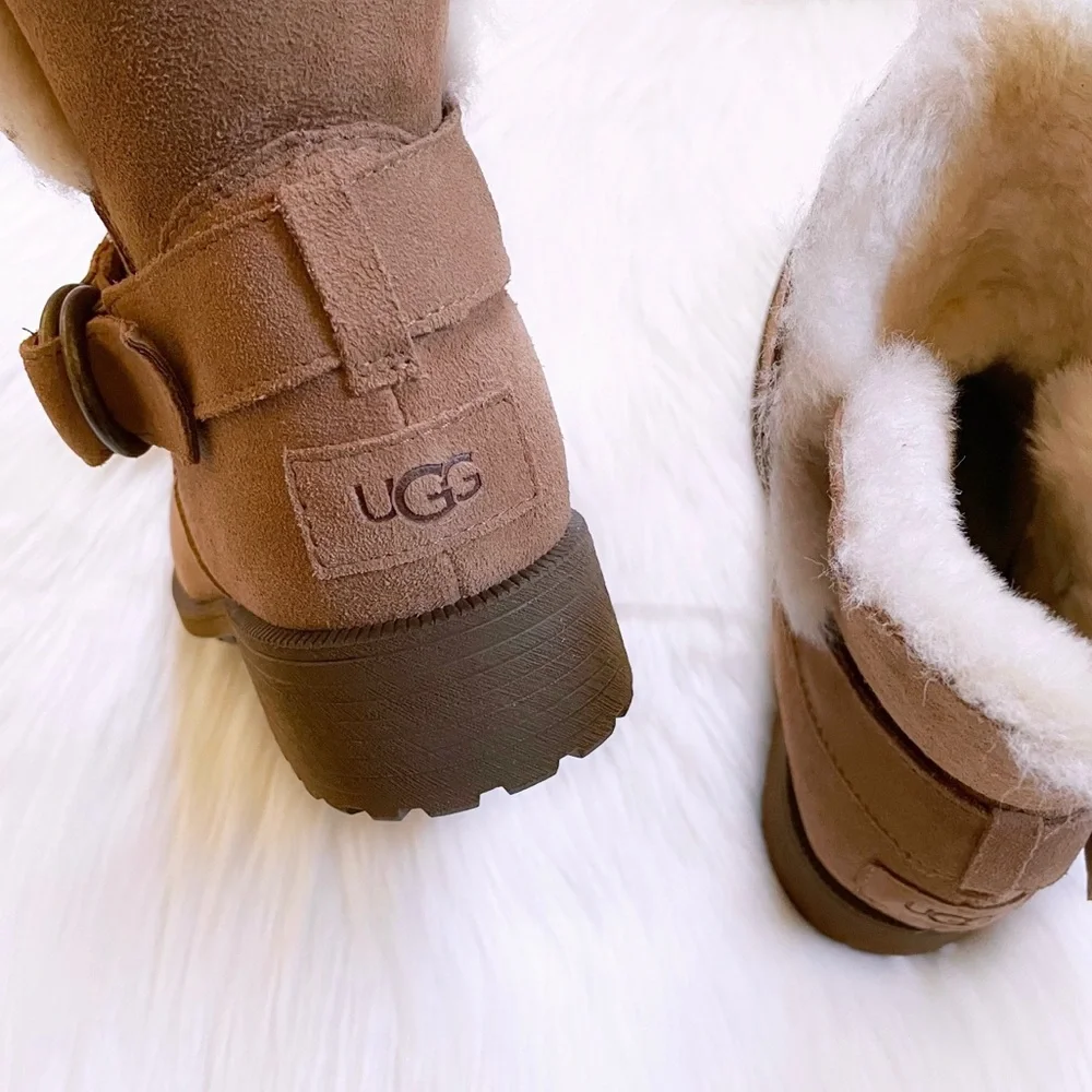 UGG Women’s Bodie Waterproof Chestnut Boots - Picture 4 of 10